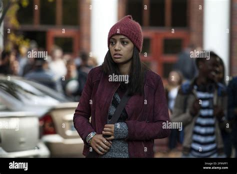 660 Samantha Logan Photos & High Res Pictures